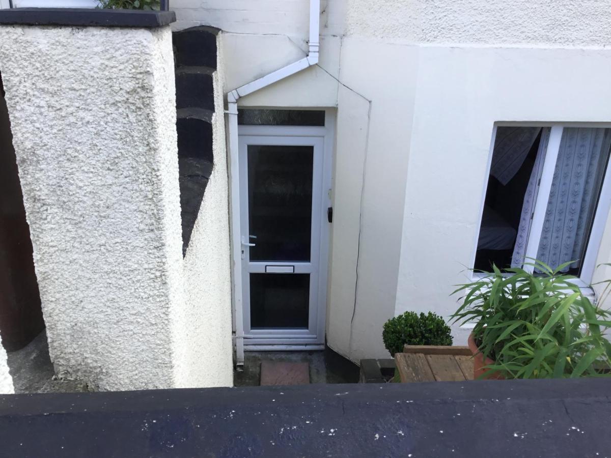 Apartment With Shared Garden And Basic Equipments Plymouth Luaran gambar